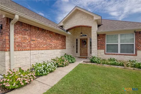 212 Mason Cir, Victoria, TX 77904
