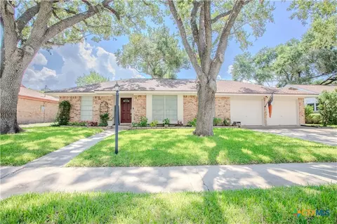 1311 Plantation Rd, Victoria, TX 77904