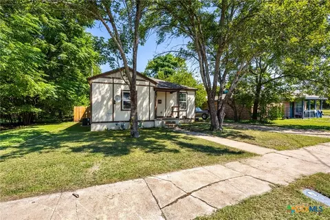 2113 Saunders St, Gatesville, TX 76528