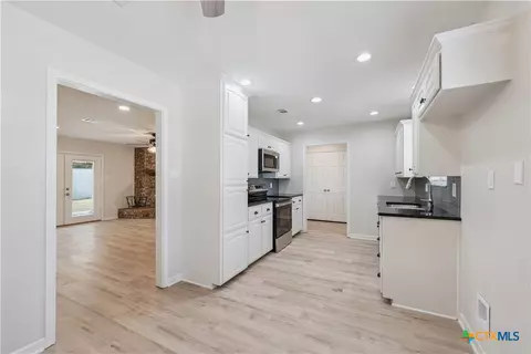 Entry Way - 1006 Eagle Dr, Eddy, TX 76524 photo 1 of 1