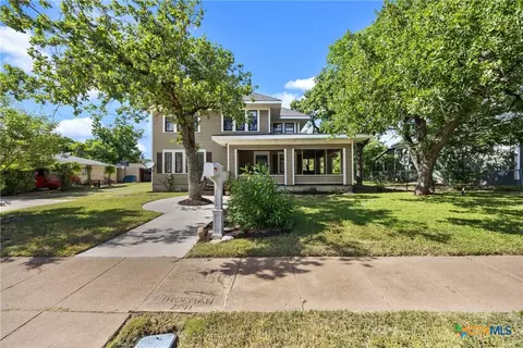 1009 E Leon St, Gatesville, TX 76528