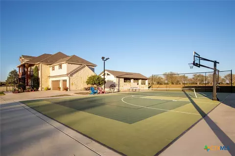 311 Ski Plex Dr, Seguin, TX 78155