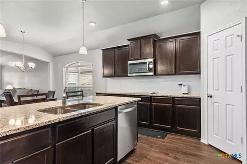 Kitchen - 271 Bainbridge Rd, Temple, TX 76502 photo 3 of 3