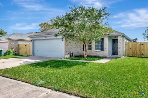 308 Clydesdale Ln, Victoria, TX 77904