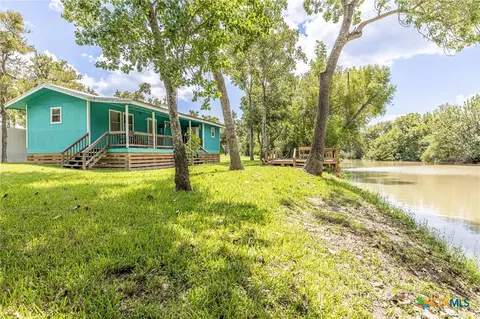 1932 Guadalupe River Dr, Tivoli, TX 77990