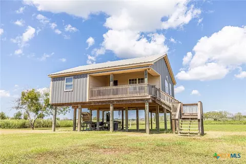 1172 Guadalupe River Dr, Tivoli, TX 77990