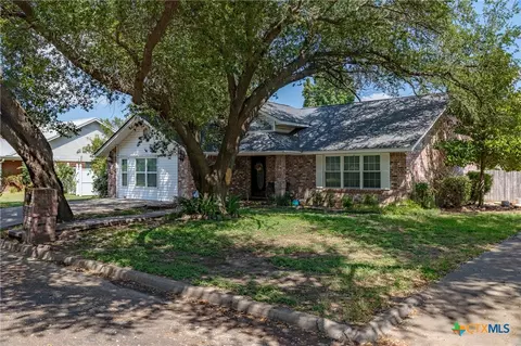 Exterior - 704 E 16th St, Cameron, TX 76520 photo 2 of 4