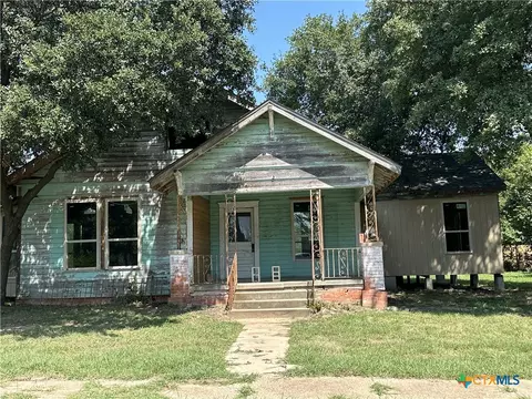 401 E Hopkins St, Mexia, TX 76667