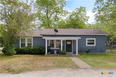 401 W Live Oak And 504 S Pecan St, Moulton, TX 77975