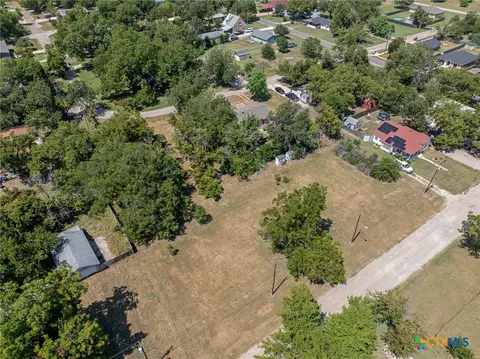 307 S Austin, Holland, TX 76534