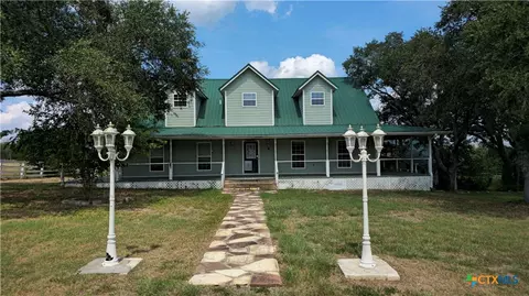 270 Canyon View Dr, Goliad, TX 77963