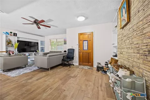 243 County Road 4314, Lampasas, TX 76550