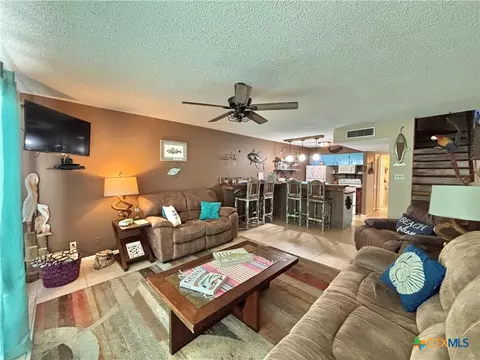438 S 15th St, Port O'connor, TX 77982