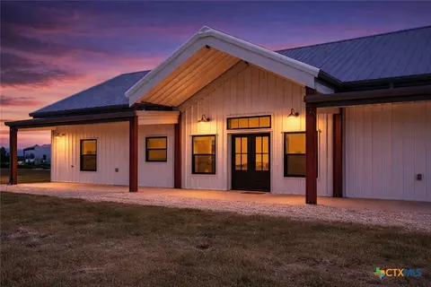 55 State Highway 316, Port Lavaca, TX 77979