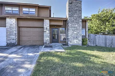 1304 Royal Crest Dr, Killeen, TX 76549