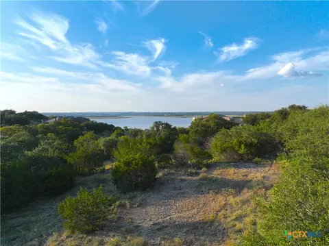 401 Scarlet Ct, Canyon Lake, TX 78133