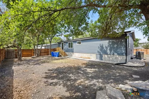 404 E Pecan St, Taylor, TX 76574 photo 18
