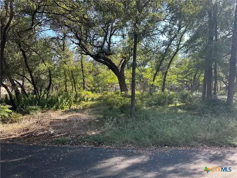 2 E Hopi Ln, Belton, TX 76513
