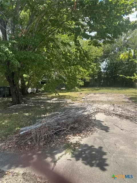 2707 Algie St, Victoria, TX 77901