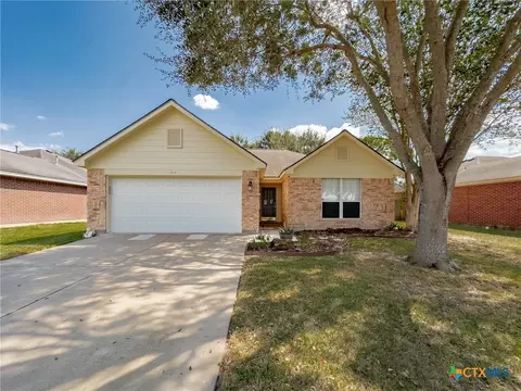 510 Bridle Ln, Victoria, TX 77904