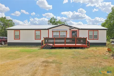 125 Opal St, Luling, TX 78648