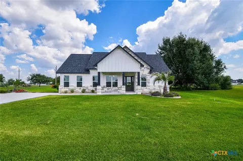 595 Buckskin Dr, Palacios, TX 77465