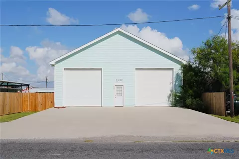 408 Bay Shore Dr, Port Mansfield, TX 78598