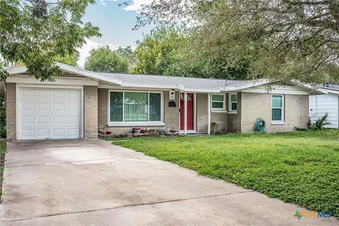 216 Bowie St, Port Lavaca, TX 77979
