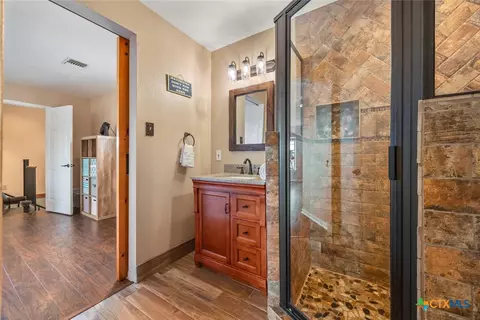 Bath - 3487 Rust, Spring Branch, TX 78070 photo 2 of 2