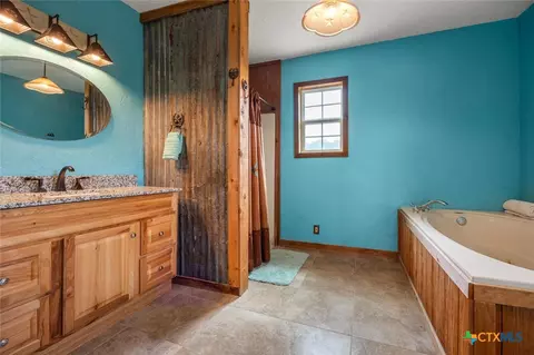 Bath - 3487 Rust, Spring Branch, TX 78070 photo 1 of 2