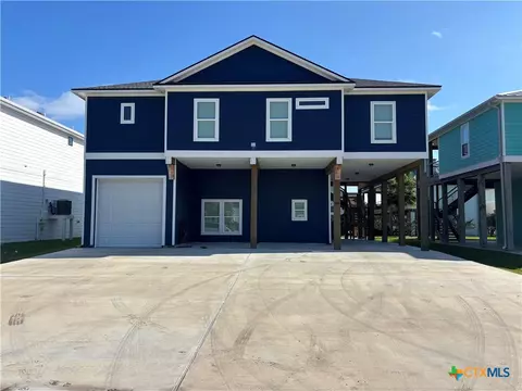 86 Kingfisher St, Port O'connor, TX 77982