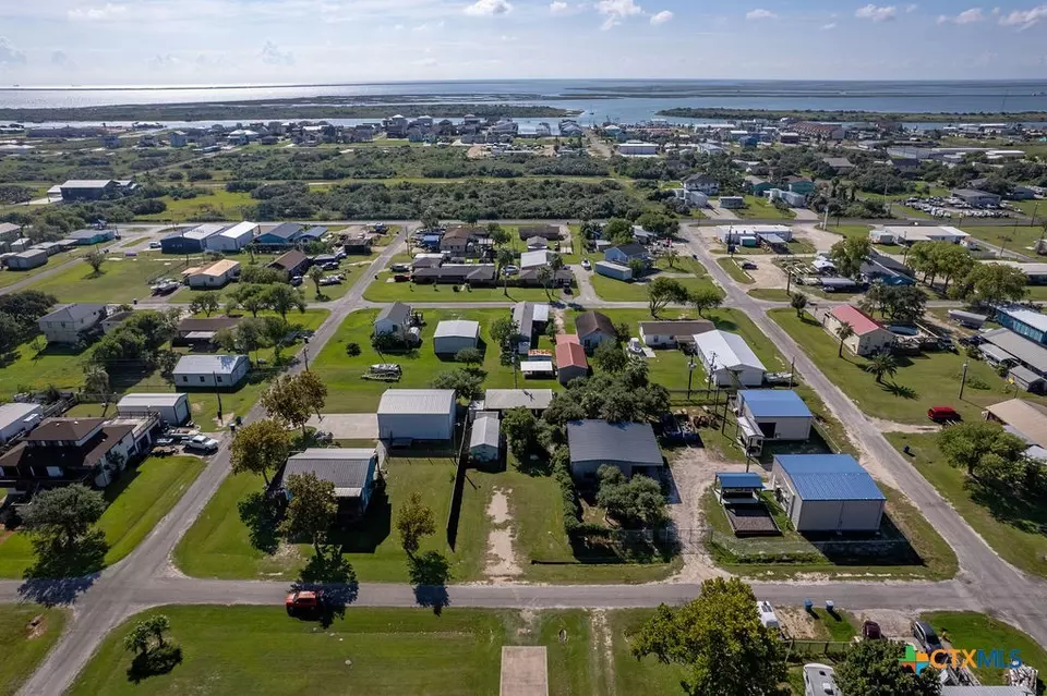 View/Area - 1207 W Madison Ave, Port O'connor, TX 77982 photo 3 of 5