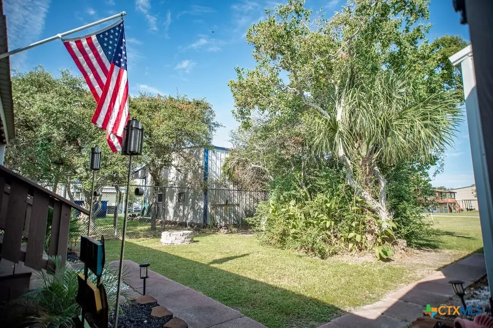 Exterior - 1207 W Madison Ave, Port O'connor, TX 77982 photo 10 of 11