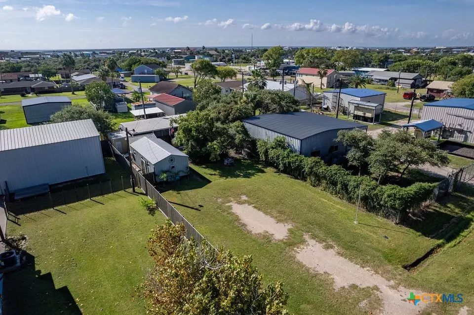View/Area - 1207 W Madison Ave, Port O'connor, TX 77982 photo 1 of 5