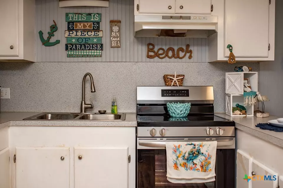 Kitchen - 1207 W Madison Ave, Port O'connor, TX 77982 photo 3 of 3