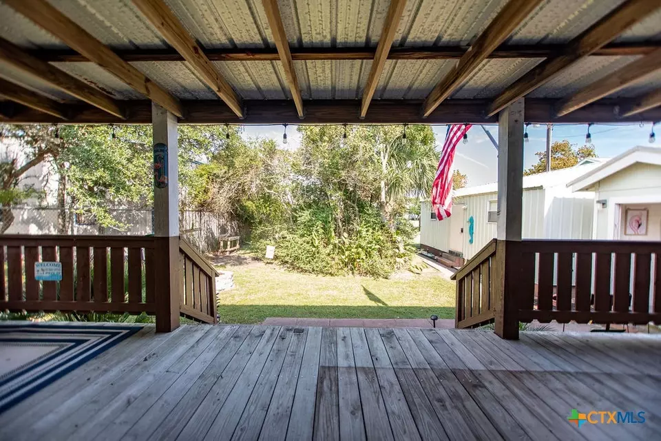 Exterior - 1207 W Madison Ave, Port O'connor, TX 77982 photo 6 of 11