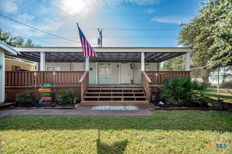 Exterior - 1207 W Madison Ave, Port O'connor, TX 77982 photo 1 of 11