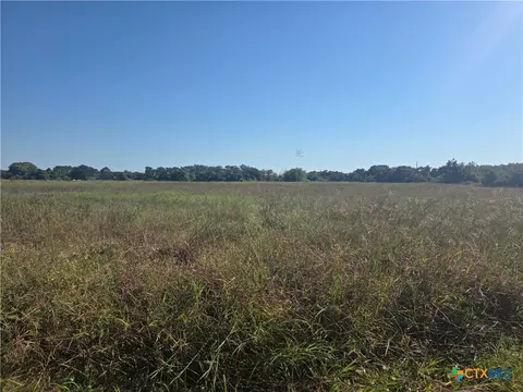 286 Loop Rd, Seadrift, TX 77983