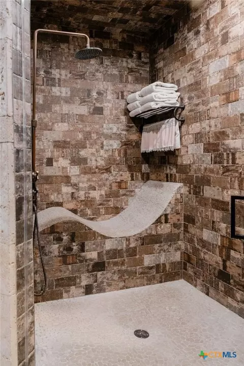 Bath - 436 Jentry Rd, Inez, TX 77968 photo 1 of 5