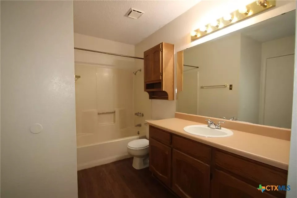 Bath - 1703 Dickens Dr, Killeen, TX 76543 photo 3 of 5