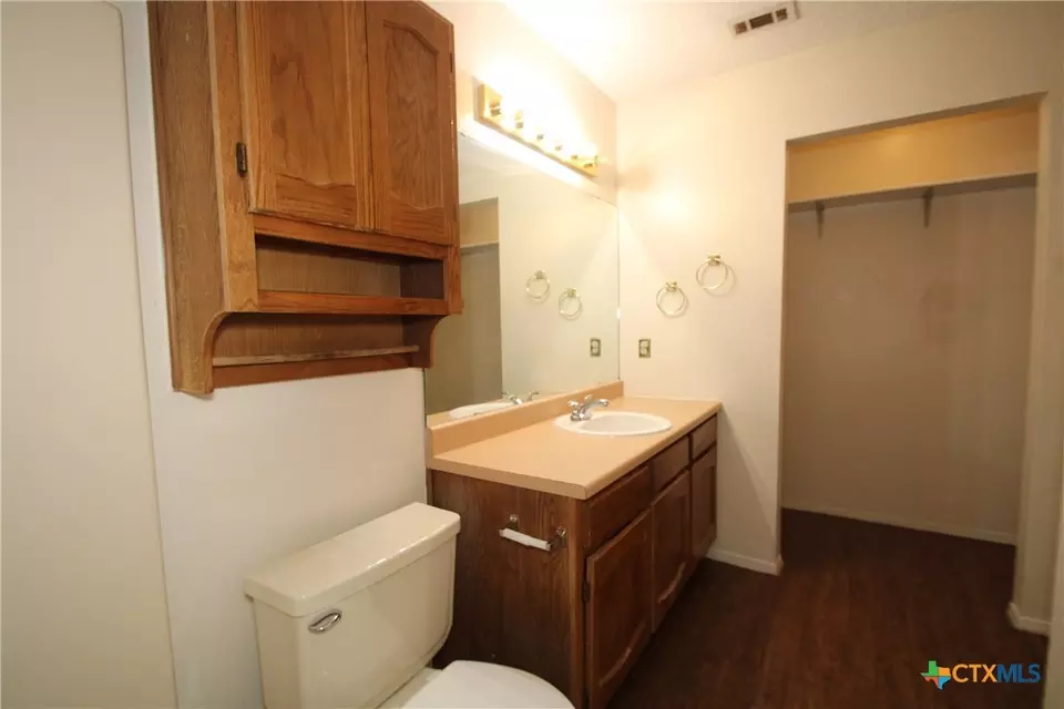 Bath - 1703 Dickens Dr, Killeen, TX 76543 photo 4 of 5