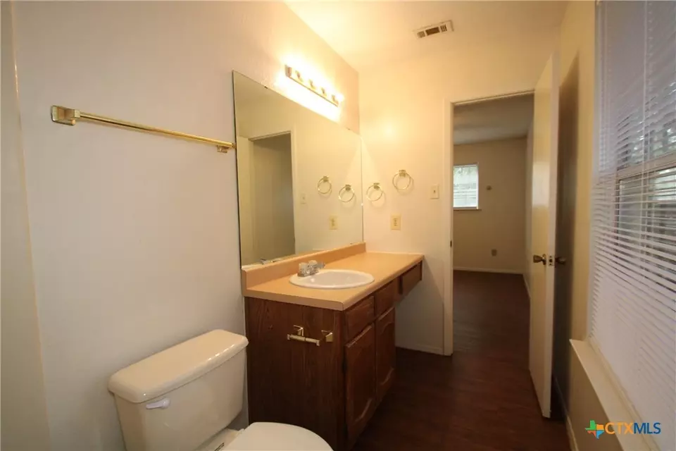 Bath - 1703 Dickens Dr, Killeen, TX 76543 photo 2 of 5