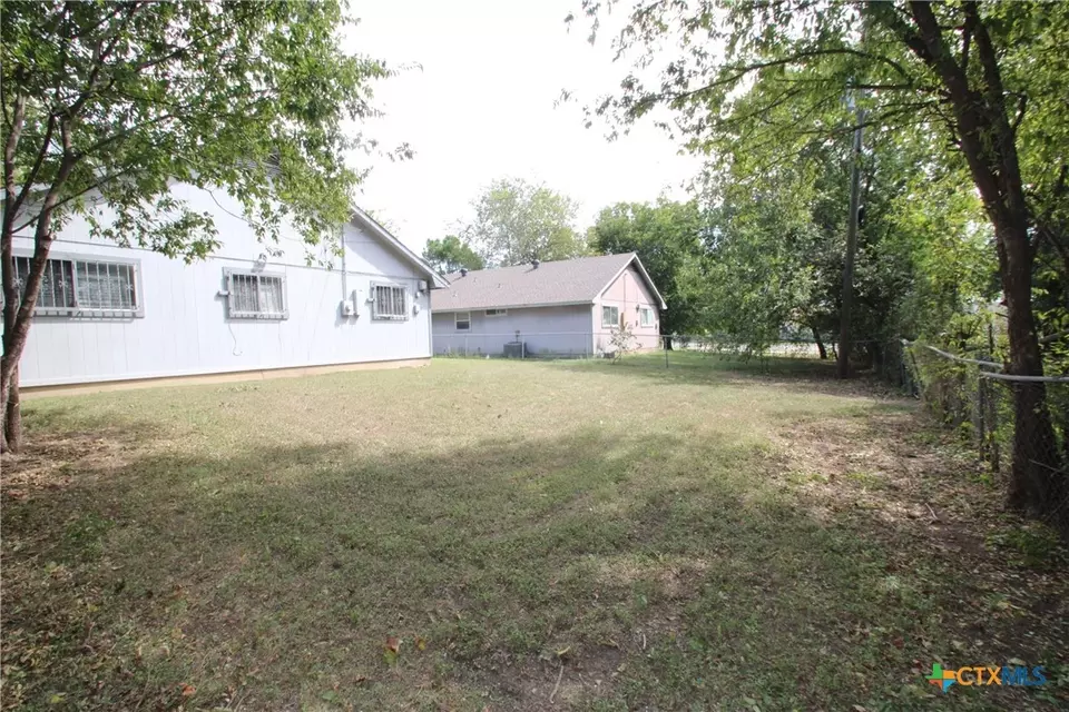Exterior - 1703 Dickens Dr, Killeen, TX 76543 photo 5 of 6