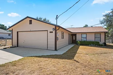 1369 Lakeview Dr, Canyon Lake, TX 78133