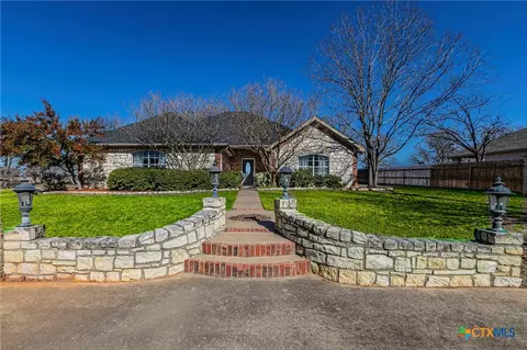 313 Hamilton Dr, Gatesville, TX 76528