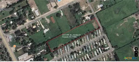 2213 SW Ben Jordan St, Victoria, TX 77901