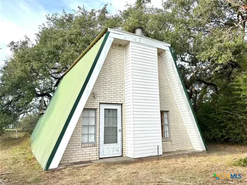 24 Colake Dr, Victoria, TX 77905