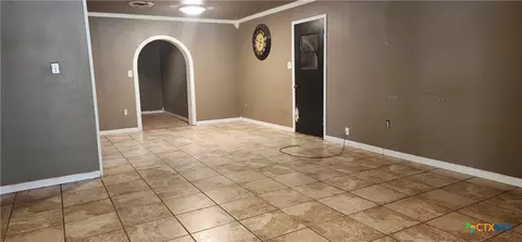 Living - 604 Davis St, Edna, TX 77957 photo 2 of 3