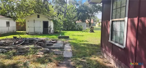 Exterior - 604 Davis St, Edna, TX 77957 photo 3 of 3