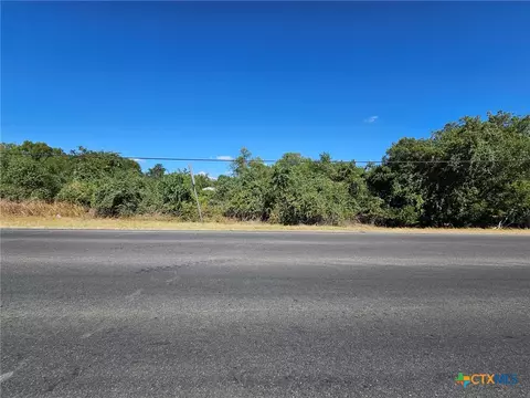 2026 3rd St, Floresville, TX 78114